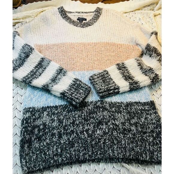 American Eagle sweater Size M - Picture 2 of 7